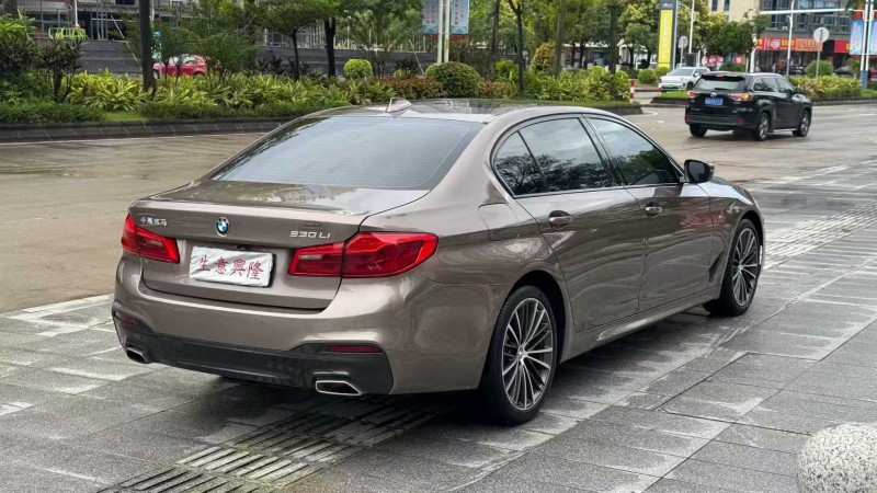 阳江19年宝马5系9