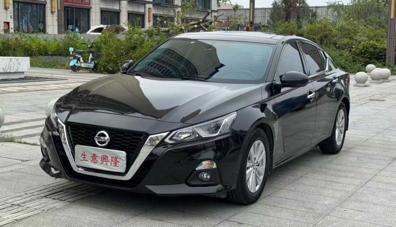 阳江19年日产天籁3