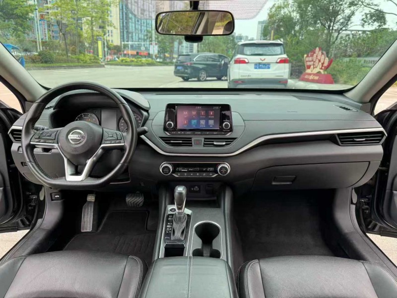 阳江19年日产天籁4