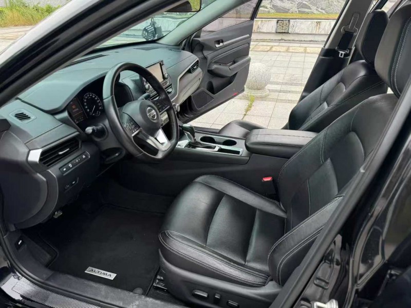 阳江19年日产天籁5