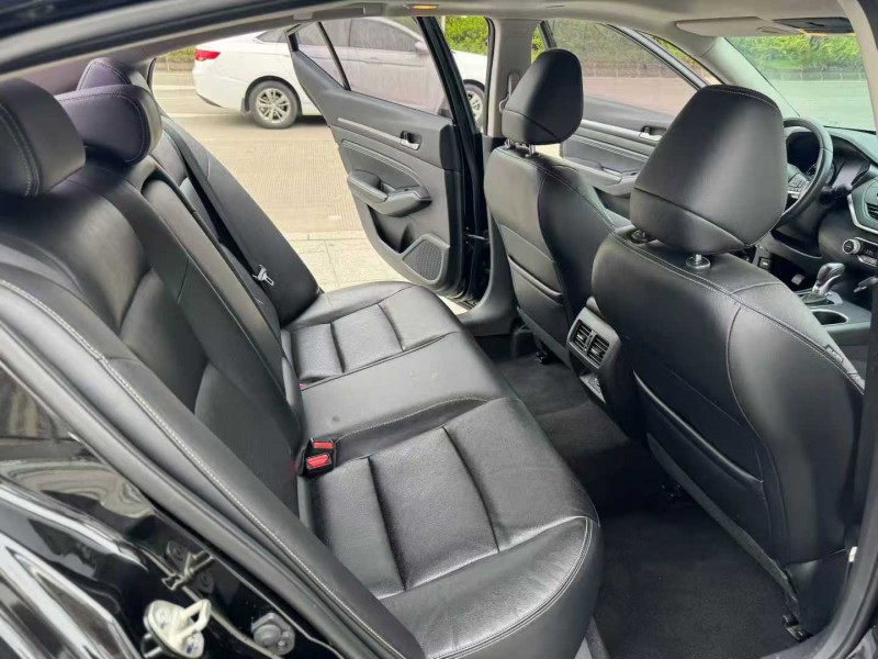 阳江19年日产天籁6