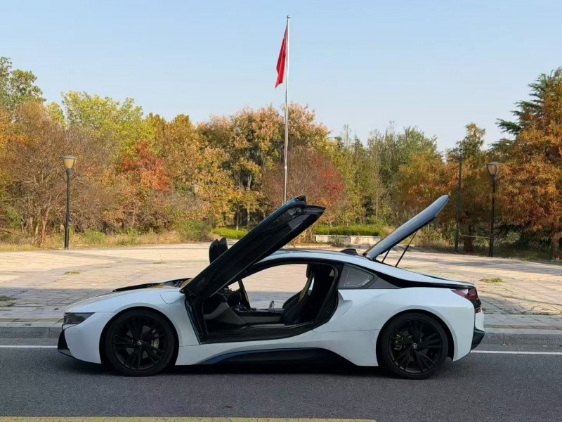 东营17年宝马i87