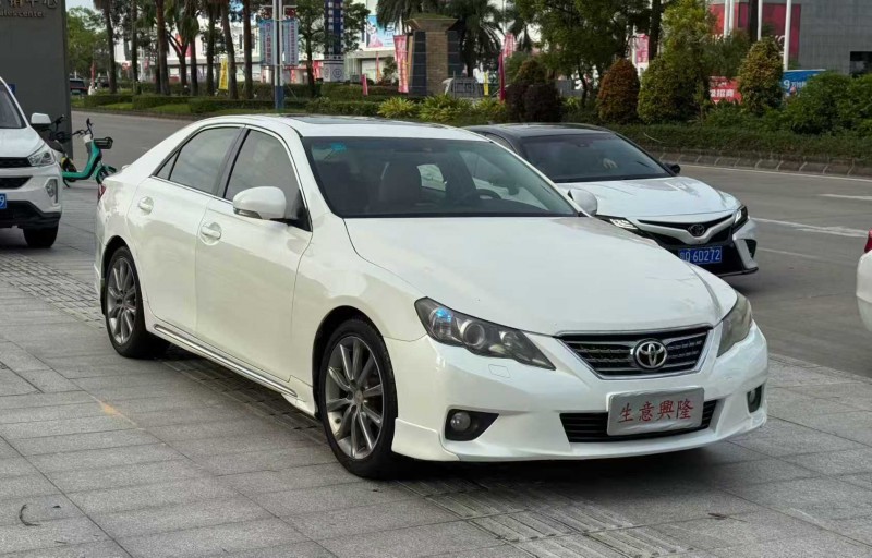 阳江13年丰田锐志4