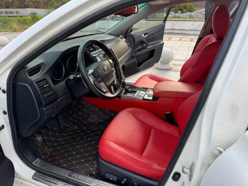 阳江13年丰田锐志5