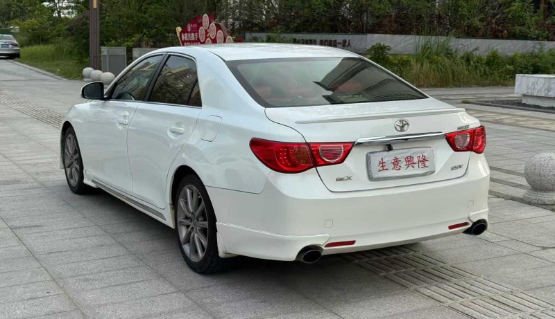 阳江13年丰田锐志7