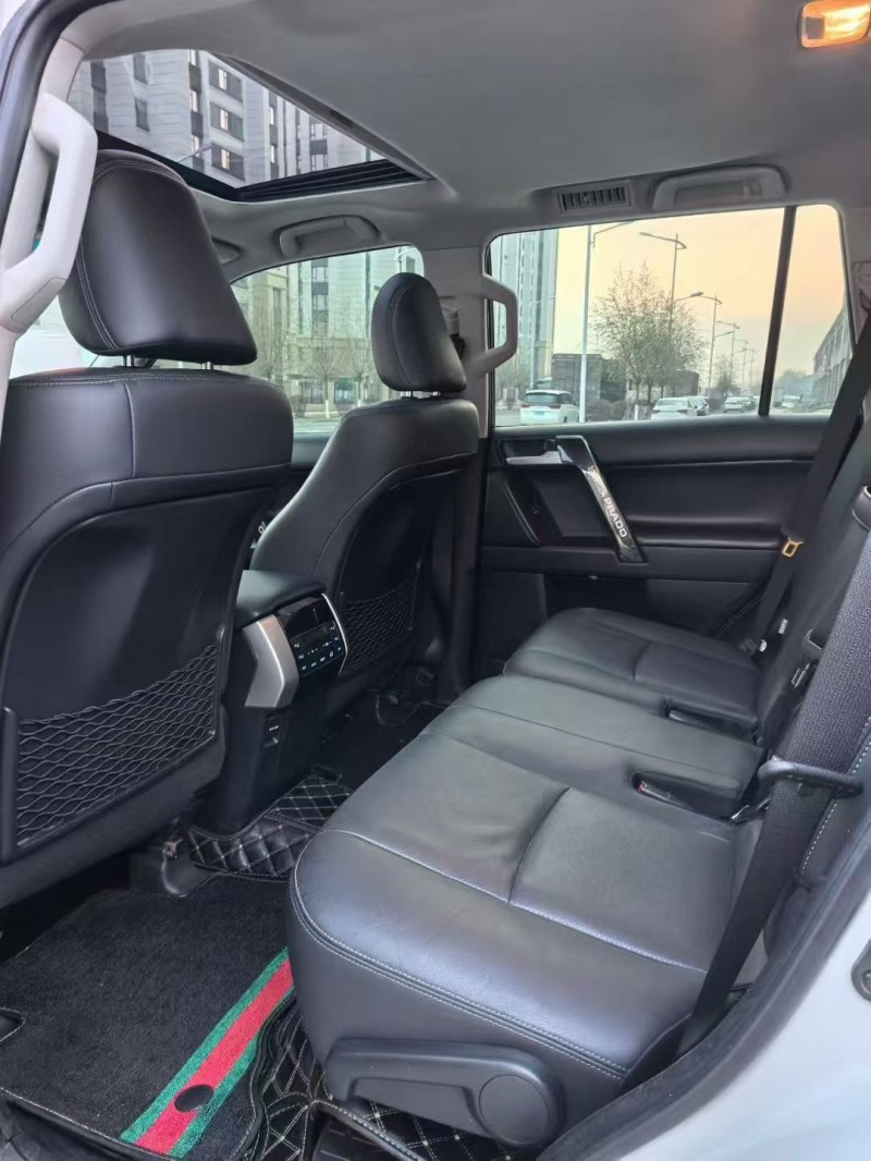 宜昌19年丰田普拉多5