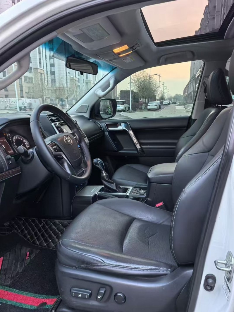 宜昌19年丰田普拉多6