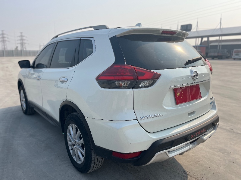 天津18年日产奇骏8