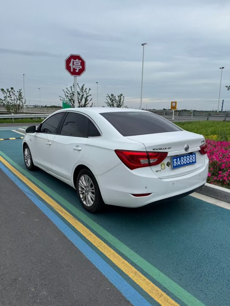 常州16年别克英朗8