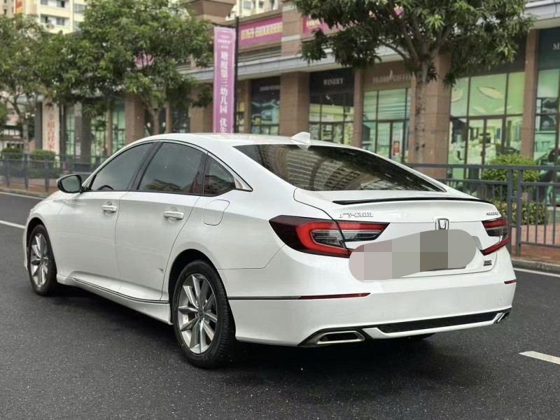 东莞22年本田雅阁7