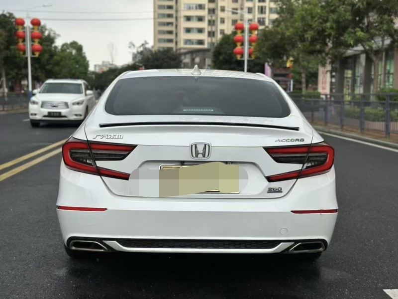 东莞22年本田雅阁8