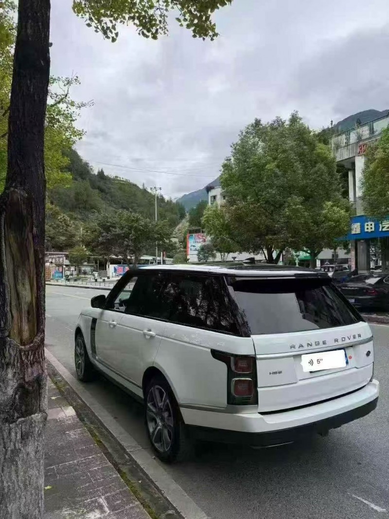 重庆19年路虎揽胜8