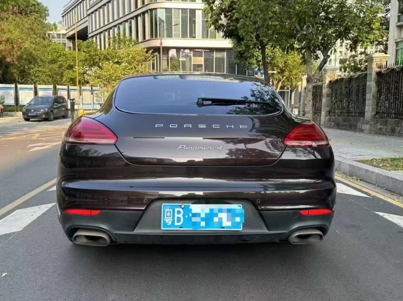 深圳13年保时捷帕拉梅拉8