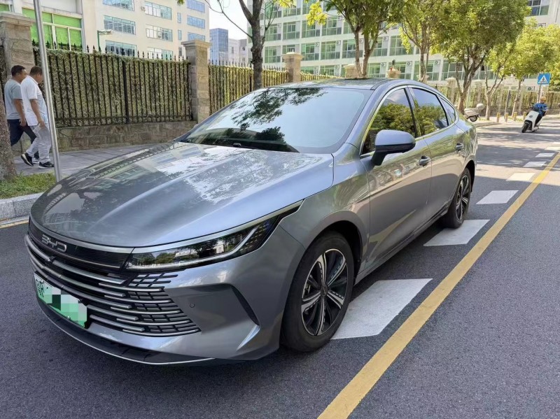 深圳22年比亚迪驱逐舰2