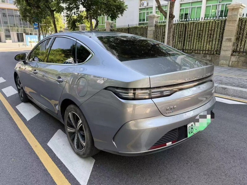 深圳22年比亚迪驱逐舰9