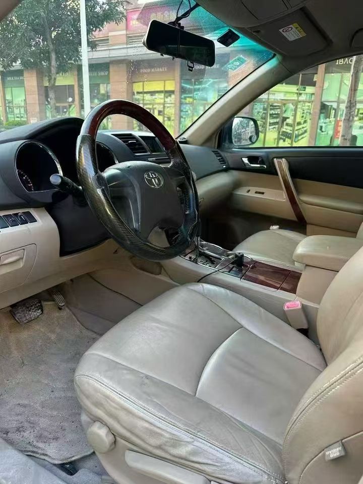 东莞14年丰田汉兰达4