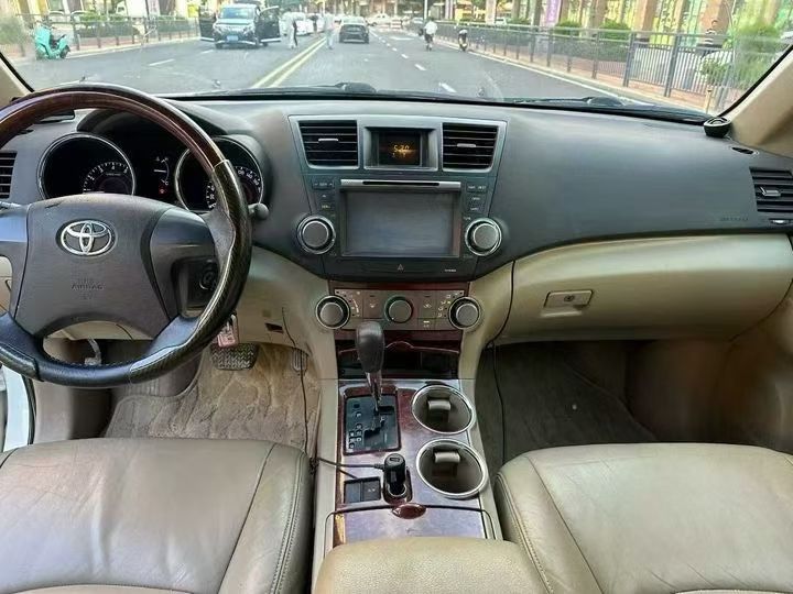 东莞14年丰田汉兰达5