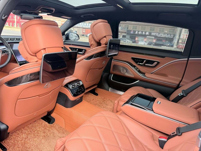 唐山24年奔驰迈巴赫S级3