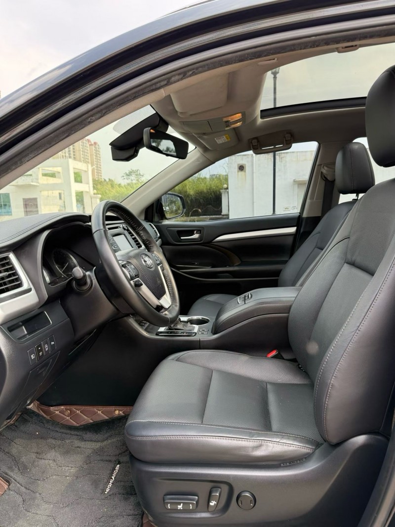 南宁20年丰田汉兰达4