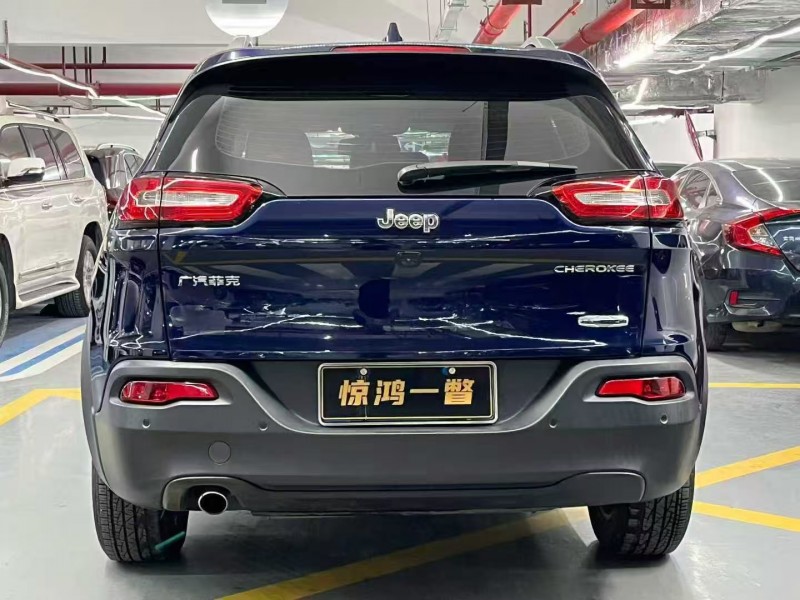 东莞17年Jeep自由光9