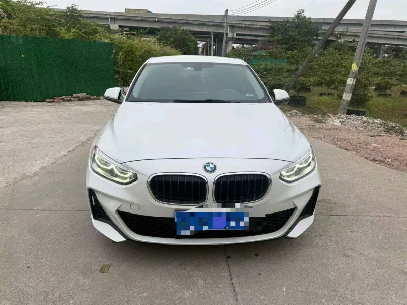 中山22年宝马1系1