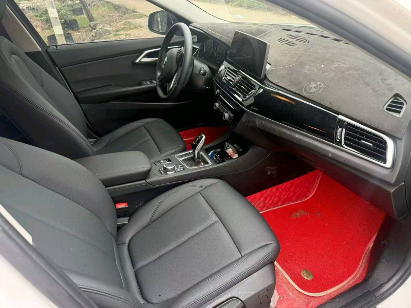 中山22年宝马1系3