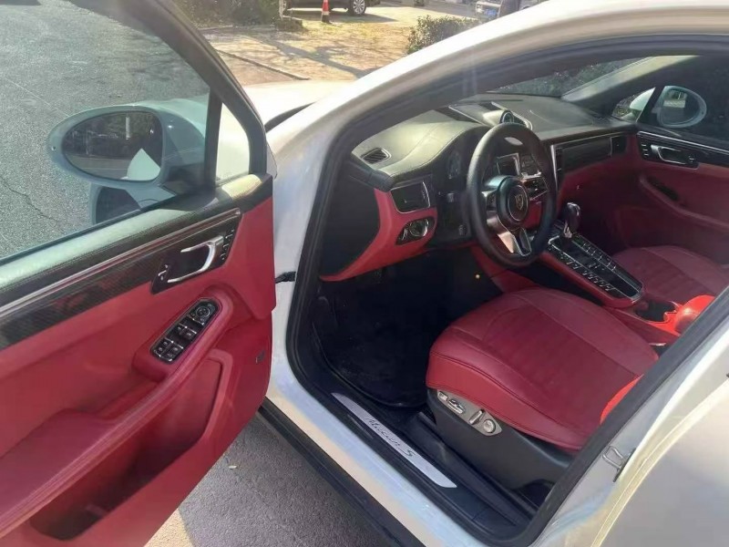 东营16年保时捷Macan4