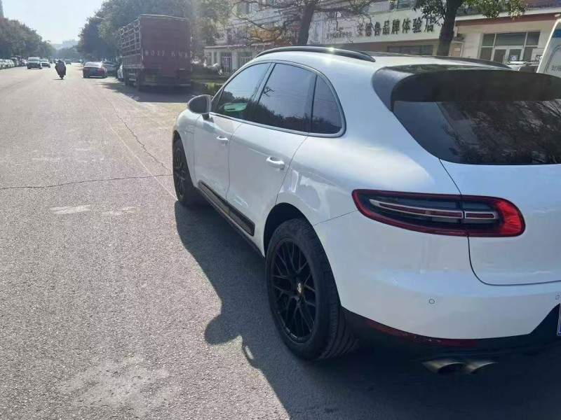 东营16年保时捷Macan7