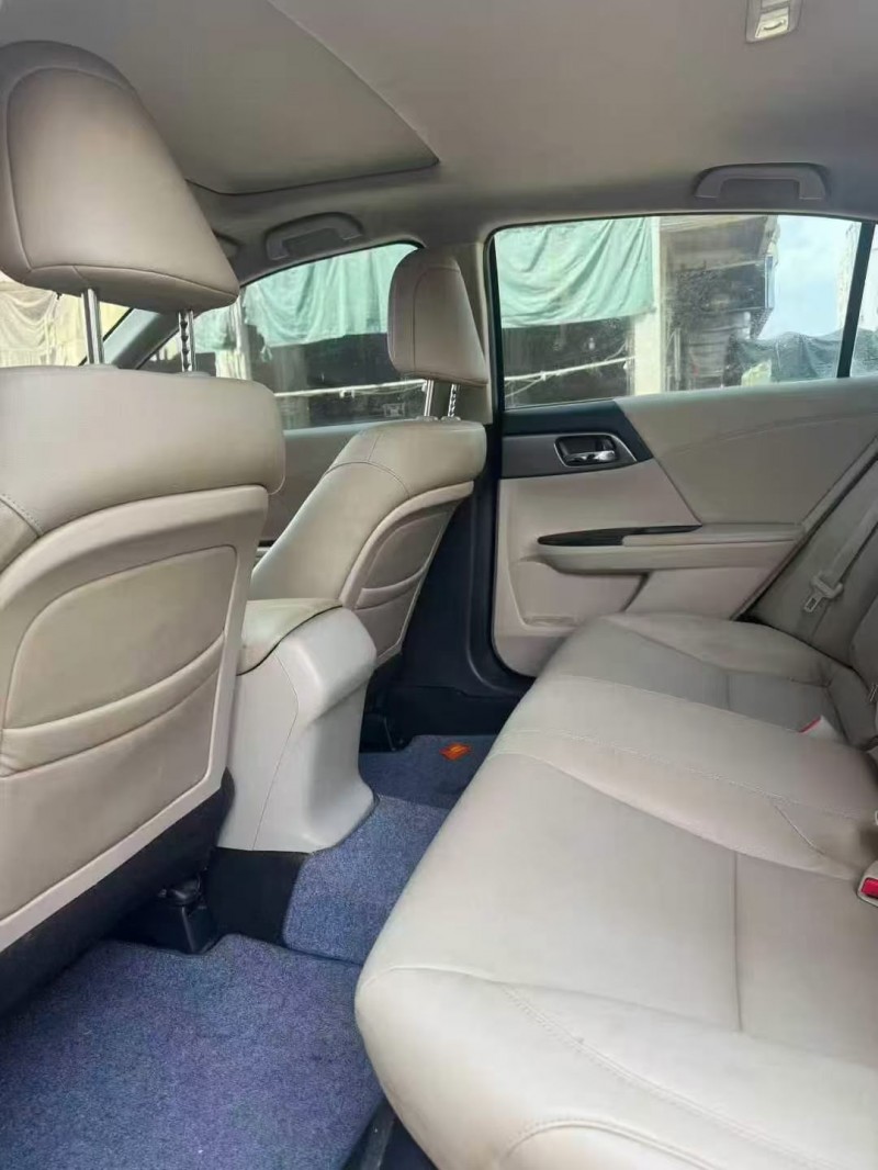 梧州15年本田雅阁8