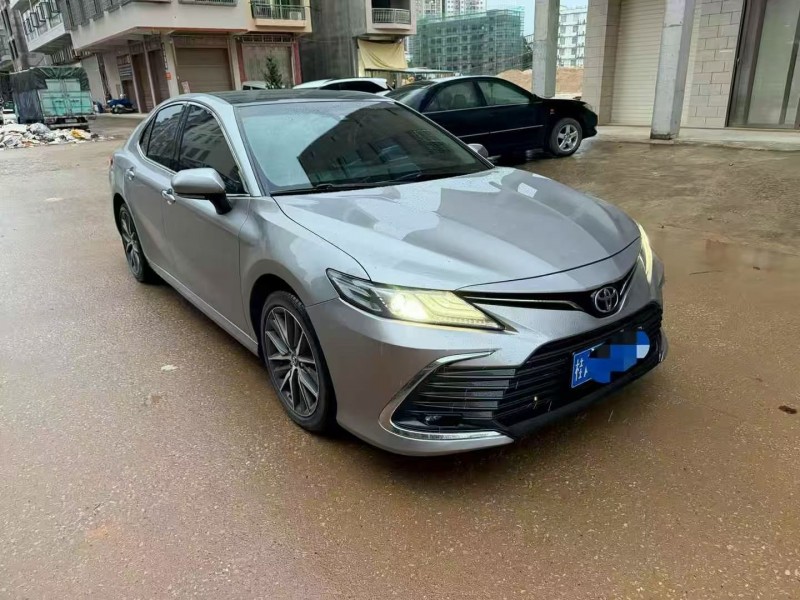 桂林22年丰田凯美瑞3