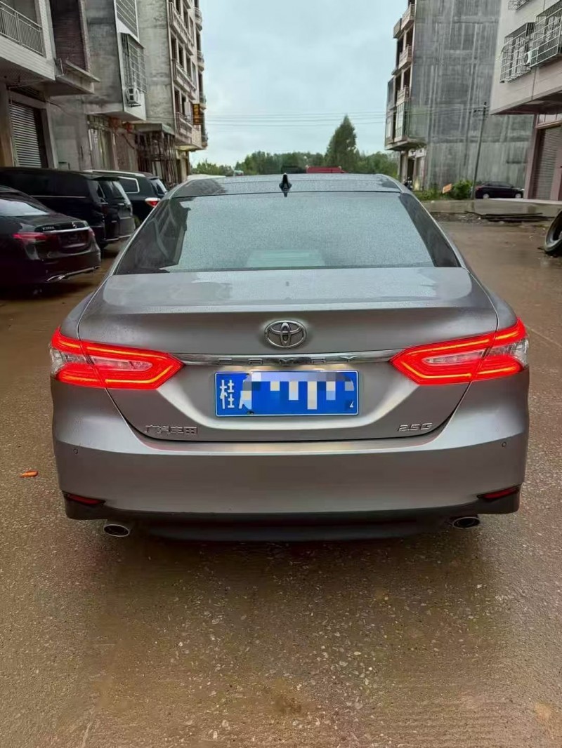 桂林22年丰田凯美瑞9