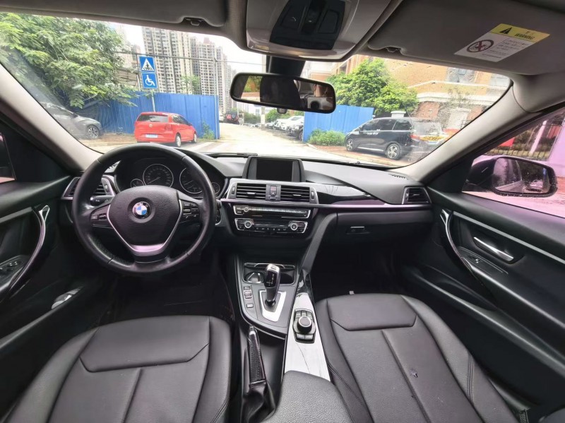 南宁17年宝马3系8