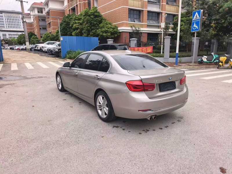 南宁17年宝马3系9