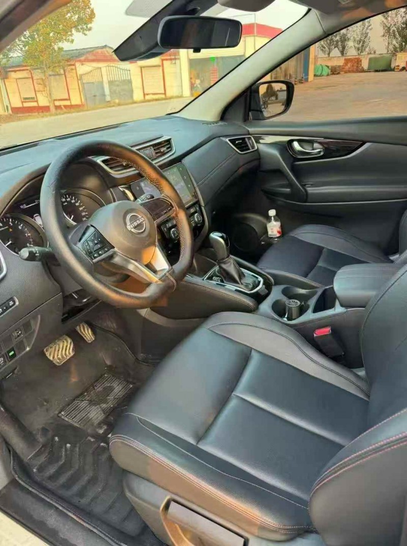 济宁24年日产逍客4