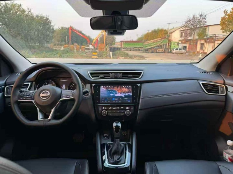 济宁24年日产逍客6