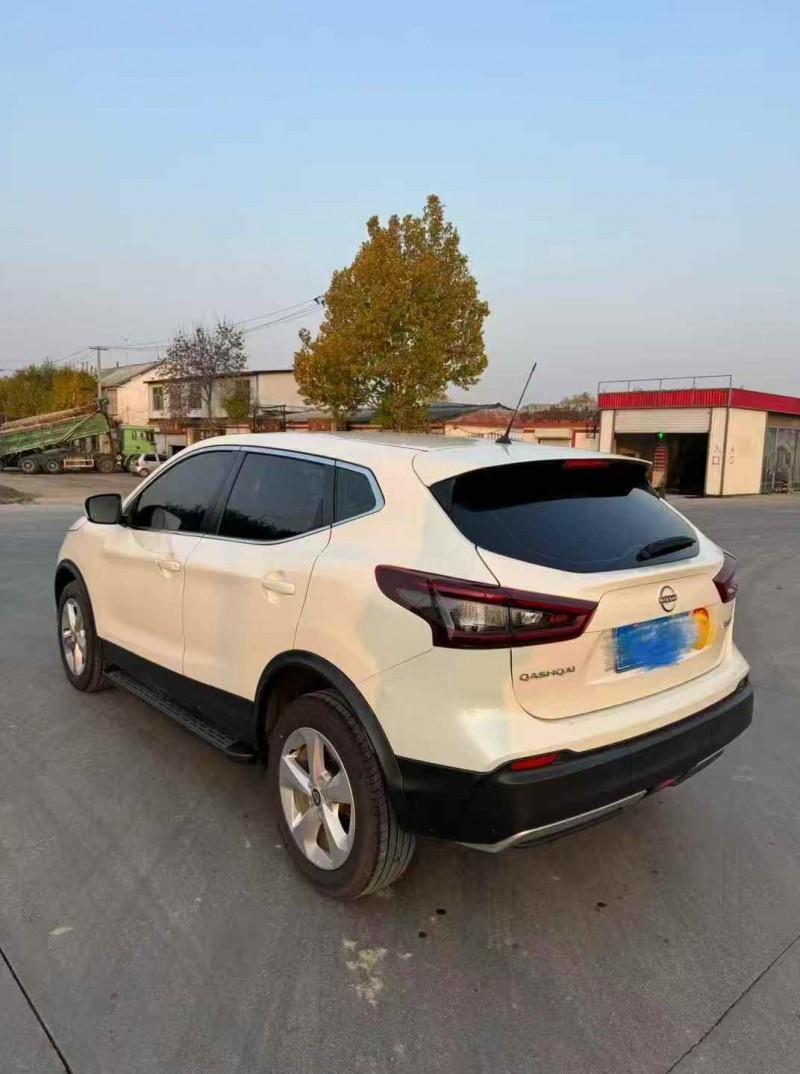 济宁24年日产逍客7