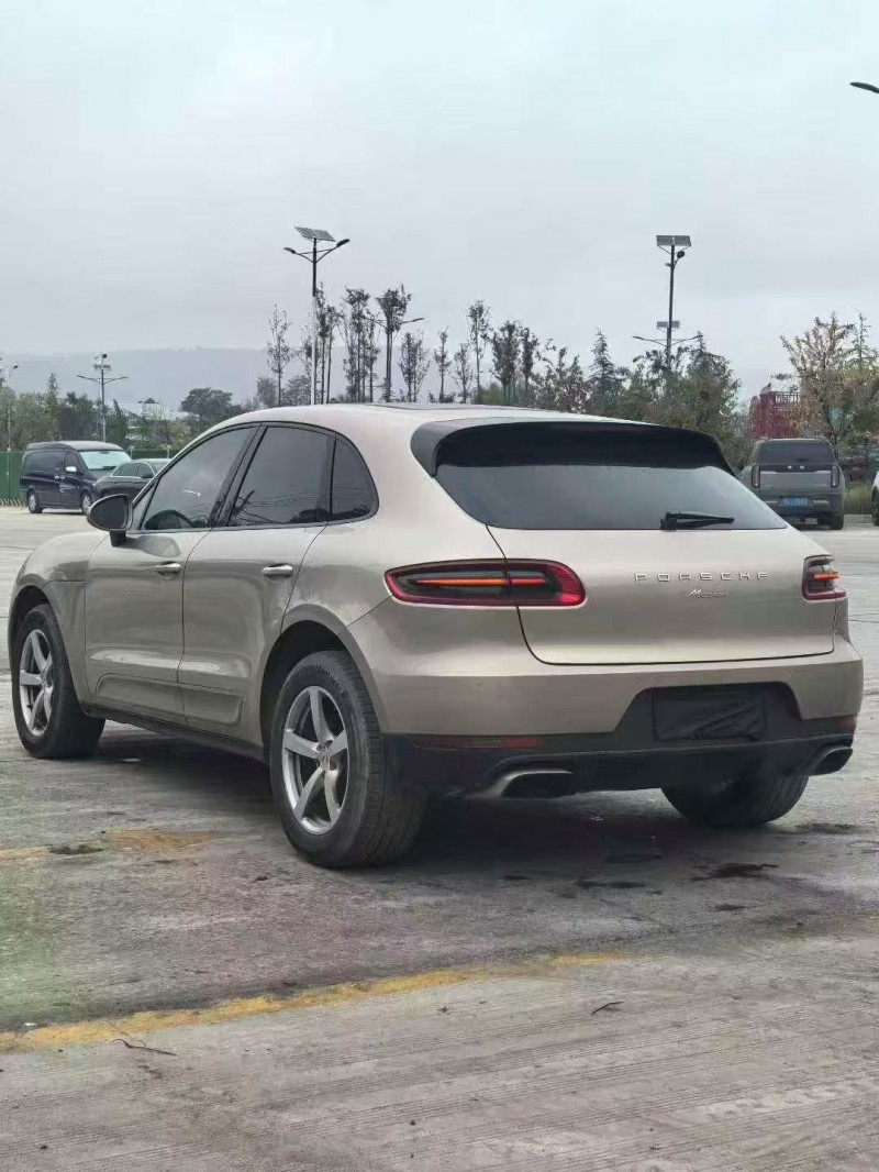 烟台16年保时捷Macan8