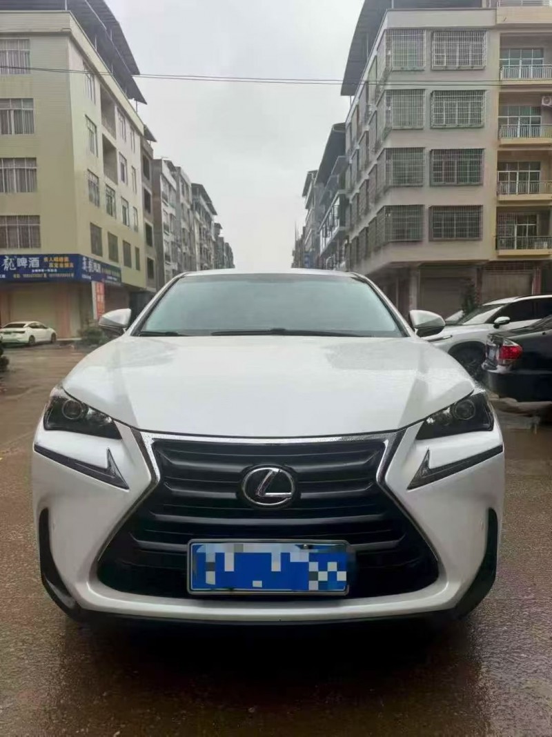 钦州17年雷克萨斯NX1