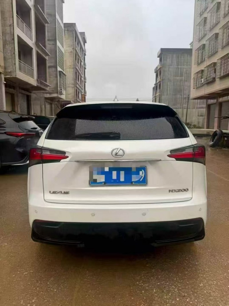 钦州17年雷克萨斯NX9