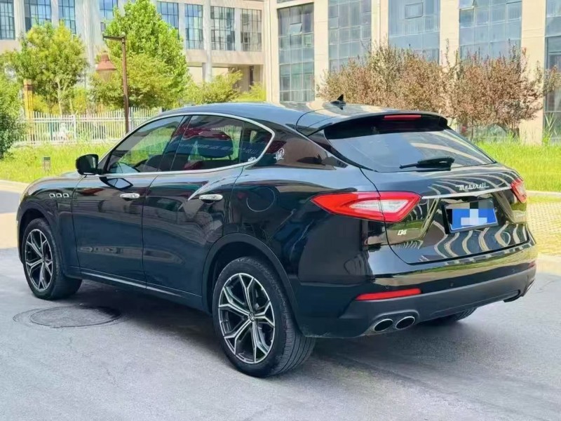 东营18年玛莎拉蒂Levante8