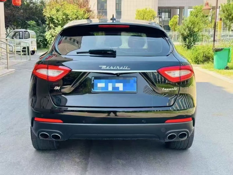 东营18年玛莎拉蒂Levante9