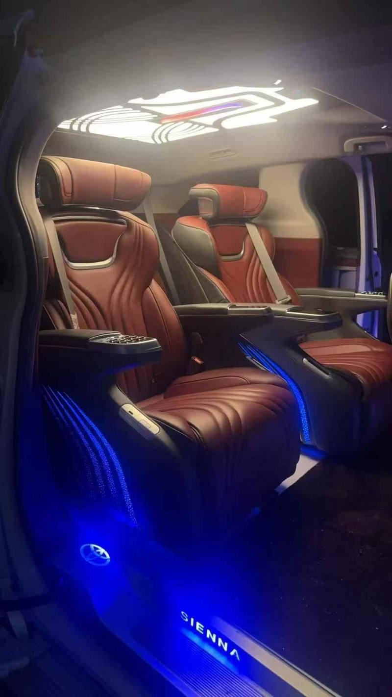 邯郸24年丰田塞纳5