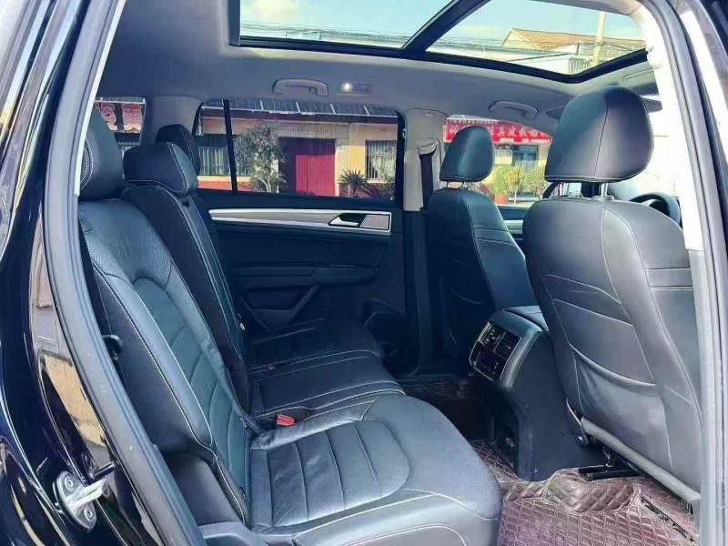 青岛20年大众途昂4