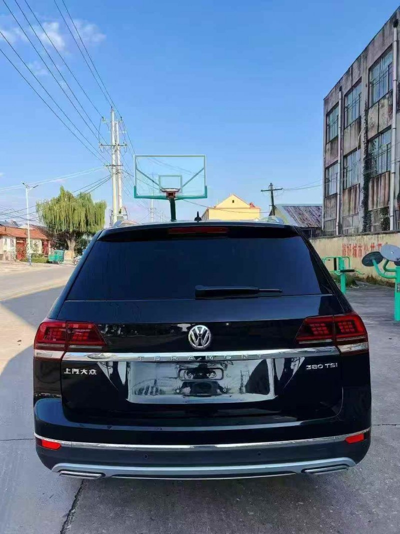 青岛20年大众途昂8