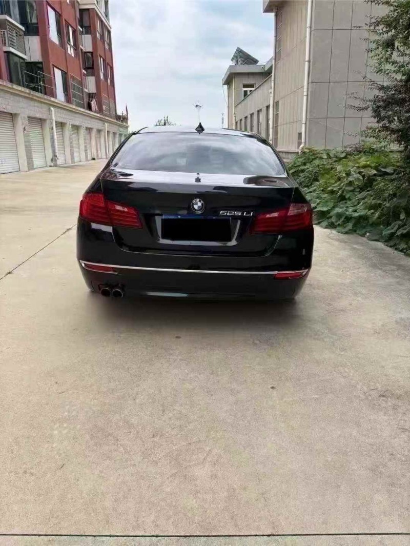 济南16年宝马5系9