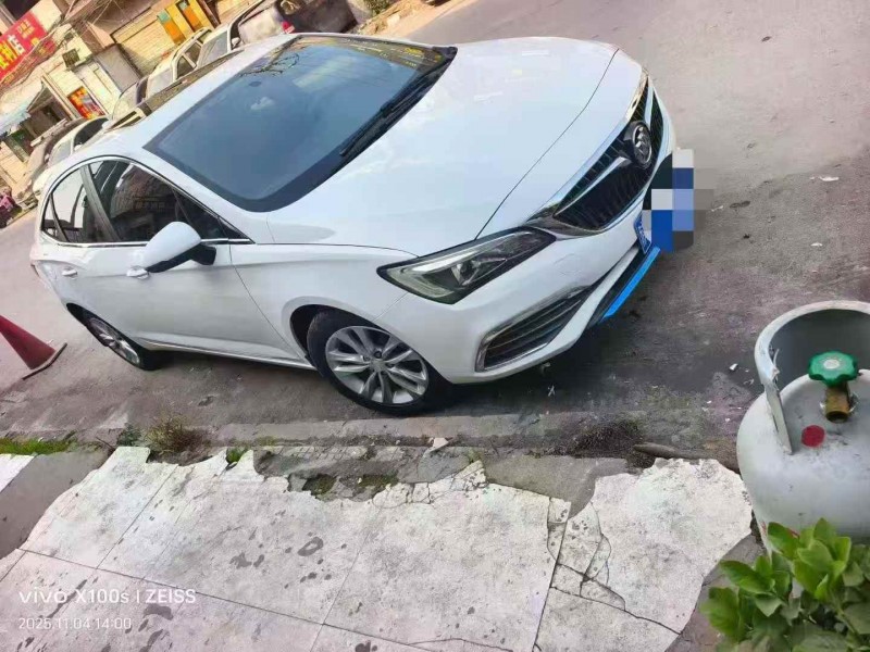 铜川18年别克威朗3