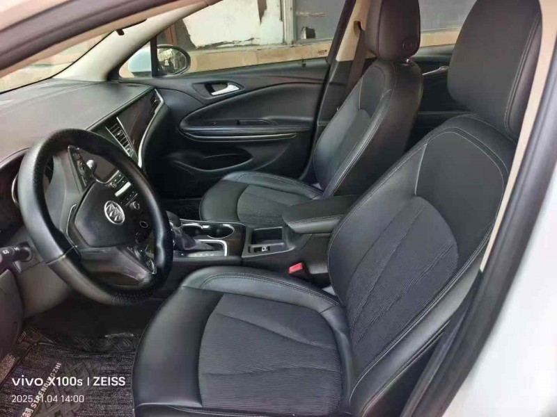 铜川18年别克威朗6