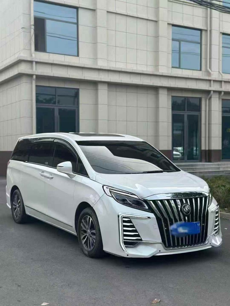 东营17年别克GL82