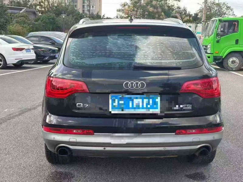 温州15年奥迪Q78