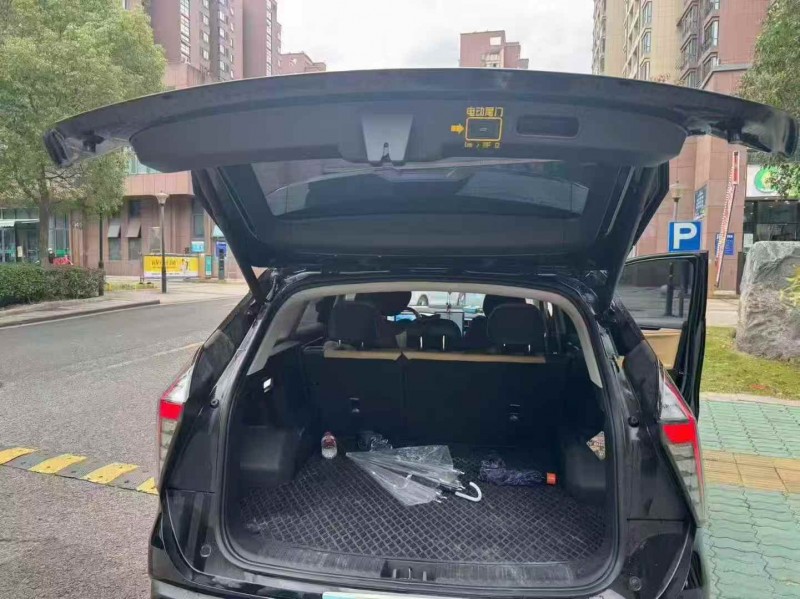 宁波24年吉利博越9